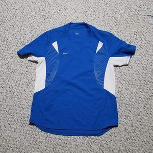 Nike Athletic Top In Excellent condition  Size Large